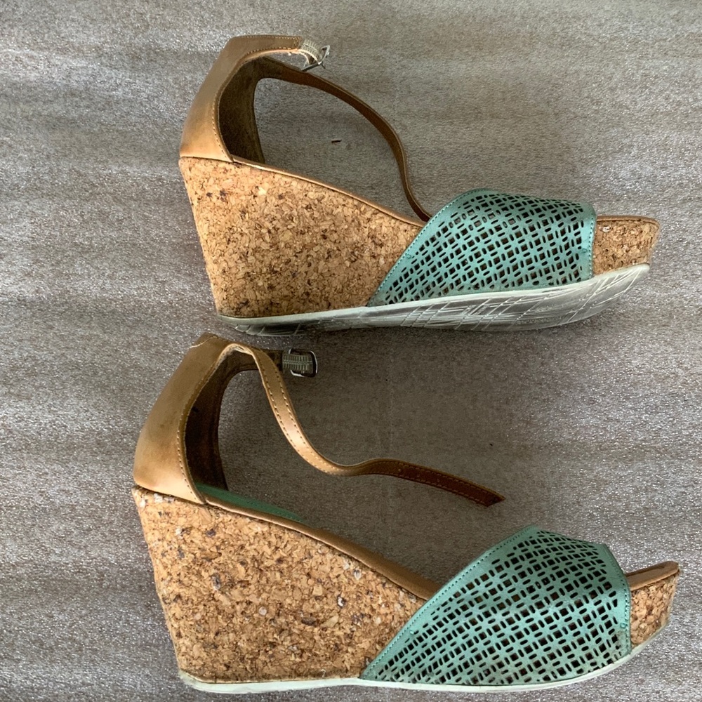 Kenneth Cole Tan and Teal Wedge Sandals